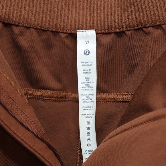 Lululemon Light Utilitech Cargo Pocket High Rise Crop Pants- 32 - Brown - NWT - Picture 7 of 8